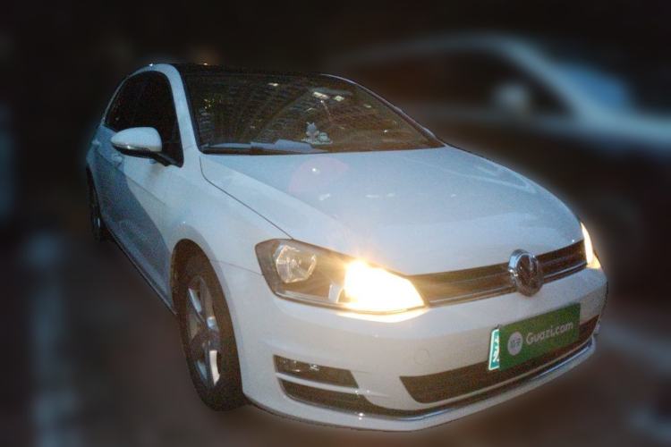 Used Volkswagen Golf 2014 1.4TSI Automatic Comfort Model Front Right 45 Deg