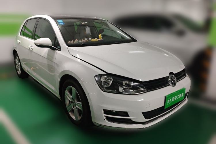 Used Volkswagen Golf 2014 1.6L Automatic Comfort Model Front Right 45 Deg