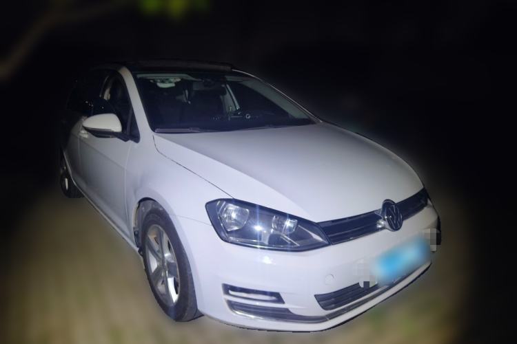 Used Volkswagen Golf 2014 1.4TSI Automatic Comfort Model Front Right 45 Deg