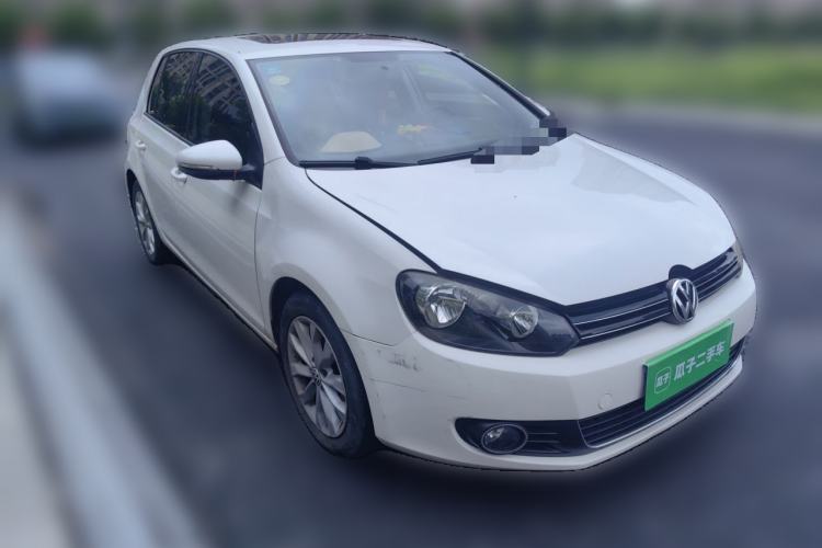 Used Volkswagen Golf 2014 1.6L Automatic Comfort Model Front Right 45 Deg
