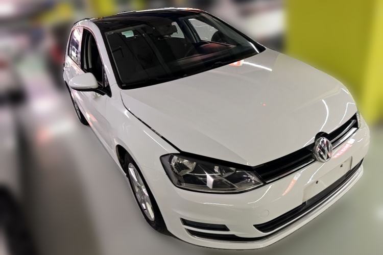 Used Volkswagen Golf 2014 1.4TSI Automatic Comfort Model Front Right 45 Deg