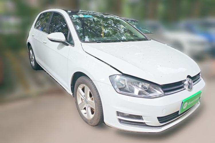 Used Volkswagen Golf 2014 1.4TSI Automatic Comfort Model Front Right 45 Deg