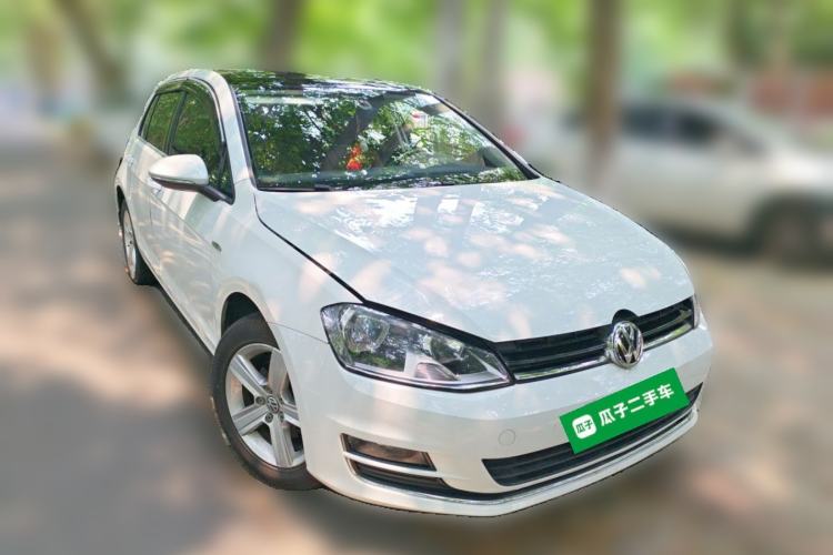 Used Volkswagen Golf 2014 1.6L Automatic Comfort Model Front Right 45 Deg