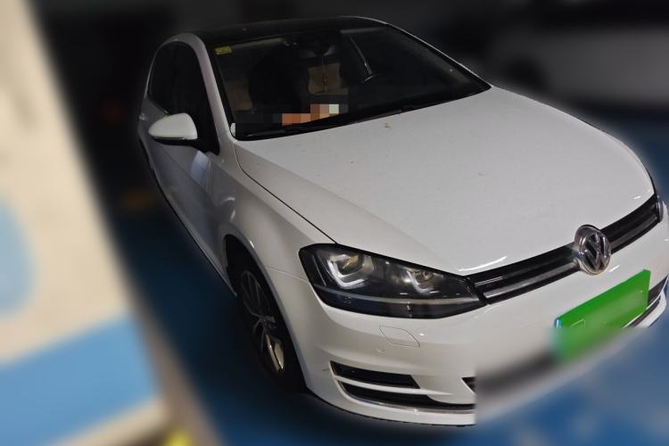 Used Volkswagen Golf 2014 1.4TSI Automatic Flagship Model Front Right 45 Deg