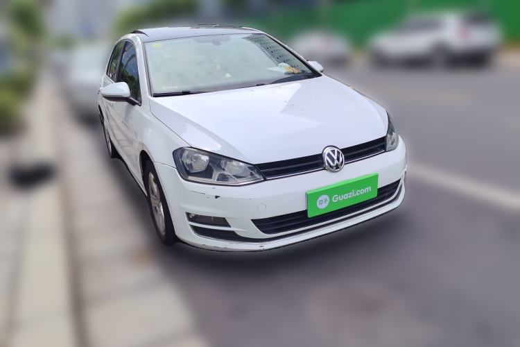 Used Volkswagen Golf 2014 1.4TSI Automatic Luxury Model Front Right 45 Deg