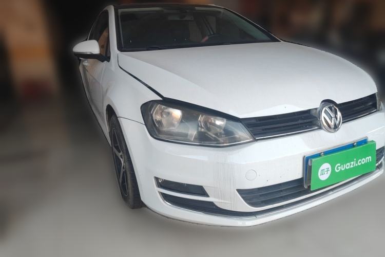 Used Volkswagen Golf 2014 1.4TSI Automatic Luxury Model Front Right 45 Deg