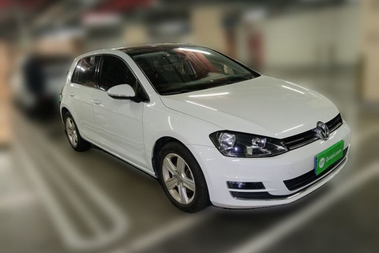 Used Volkswagen Golf 2014 1.4TSI Automatic Luxury Model Front Right 45 Deg