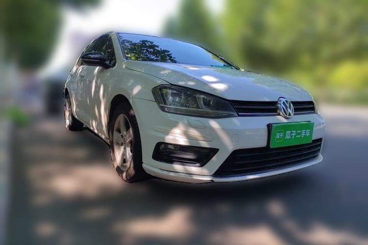 Used Volkswagen Golf 2014 1.4TSI Automatic Comfort Model Front Right 45 Deg