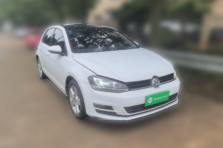 Used Volkswagen Golf 2014 1.4TSI Automatic Comfort Model Front Right 45 Deg