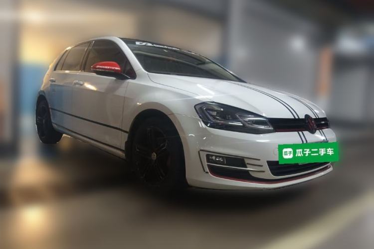 Used Volkswagen Golf 2014 1.6L Automatic Fashion Model Front Right 45 Deg