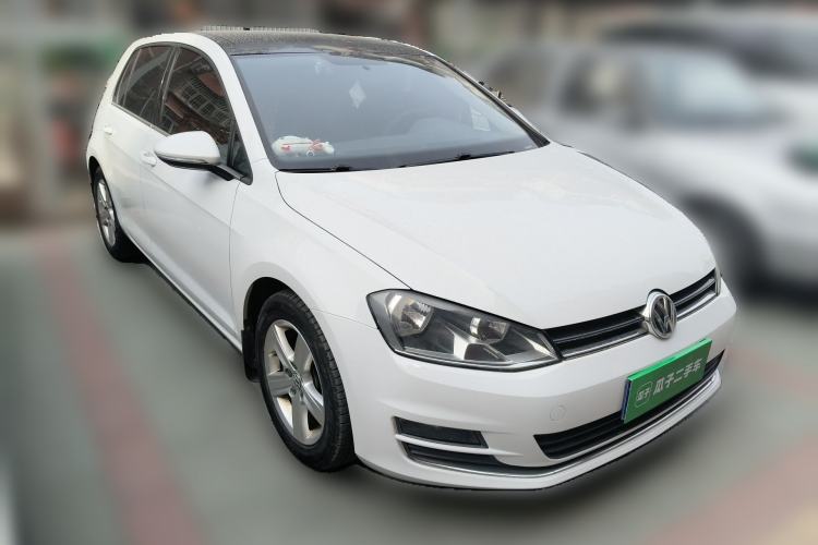 Used Volkswagen Golf 2014 1.4TSI Automatic Comfort Model Front Right 45 Deg