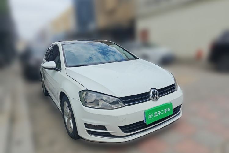Used Volkswagen Golf 2014 1.4TSI Automatic Luxury Model Front Right 45 Deg