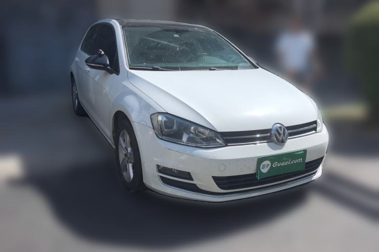 Used Volkswagen Golf 2014 1.4TSI Automatic Luxury Model Front Right 45 Deg