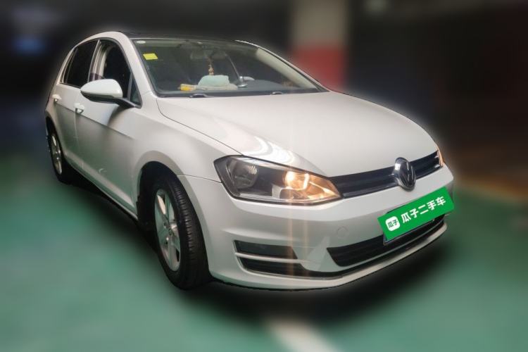 Used Volkswagen Golf 2014 1.6L Automatic Comfort Model Front Right 45 Deg