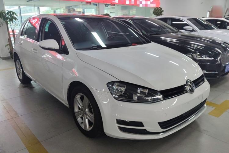 Used Volkswagen Golf 2014 1.6L Automatic Comfort Model Front Right 45 Deg