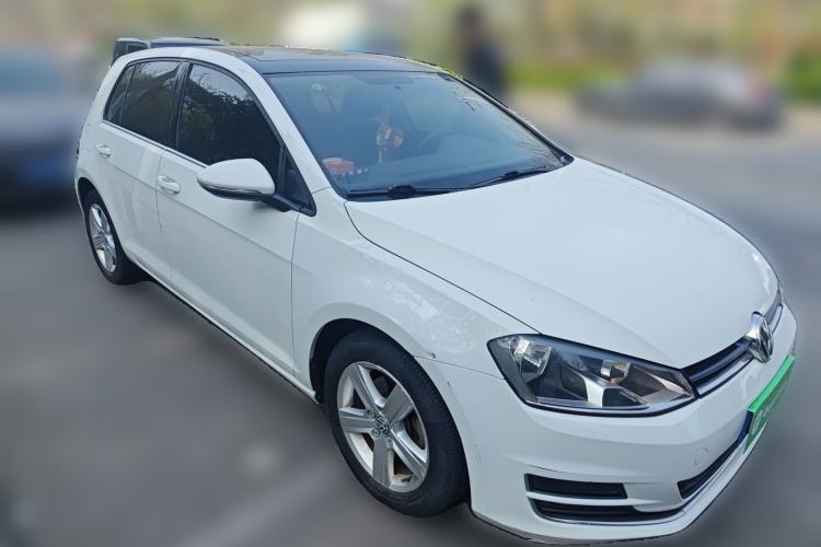 Used Volkswagen Golf 2014 1.4TSI Automatic Comfort Model Front Right 45 Deg
