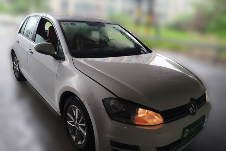 Used Volkswagen Golf 2014 1.6L Manual Fashion Edition Front Right 45 Deg