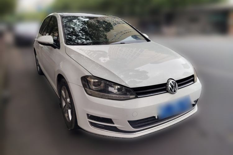Used Volkswagen Golf 2014 1.4TSI Automatic Comfort Model Front Right 45 Deg