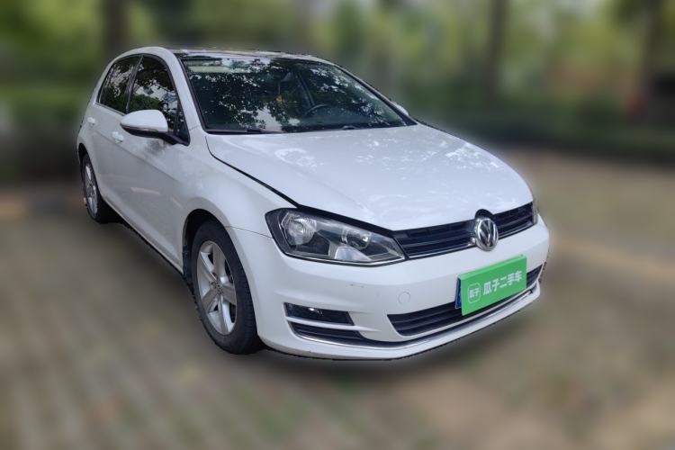 Used Volkswagen Golf 2014 1.4TSI Automatic Luxury Model Front Right 45 Deg