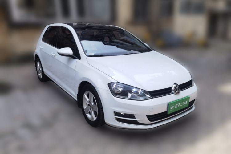 Used Volkswagen Golf 2014 1.4TSI Automatic Comfort Model Front Right 45 Deg
