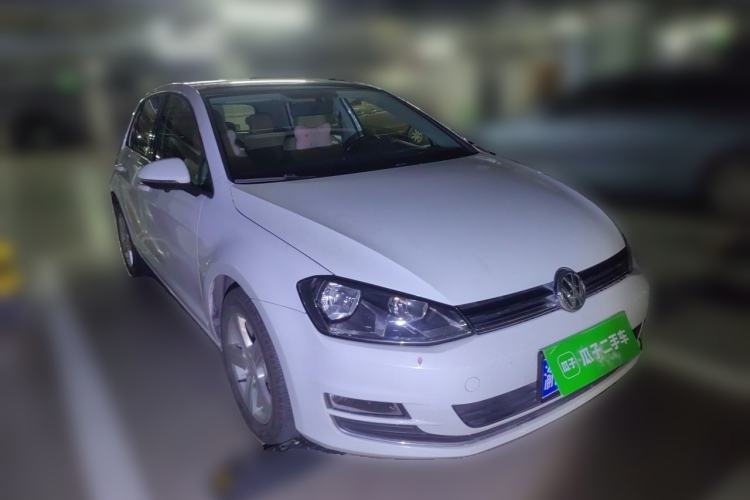 Used Volkswagen Golf 2014 1.6L Automatic Comfort Model Front Right 45 Deg