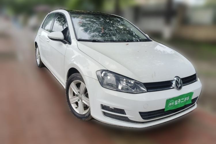 Used Volkswagen Golf 2014 1.4TSI Automatic Comfort Model Front Right 45 Deg