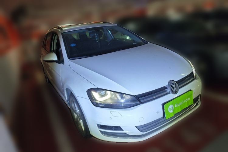 Used Volkswagen Golf 2014 1.4TSI Luxury Travel Edition Front Right 45 Deg