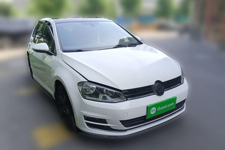 Used Volkswagen Golf 2014 1.4TSI Automatic Luxury Model Front Right 45 Deg