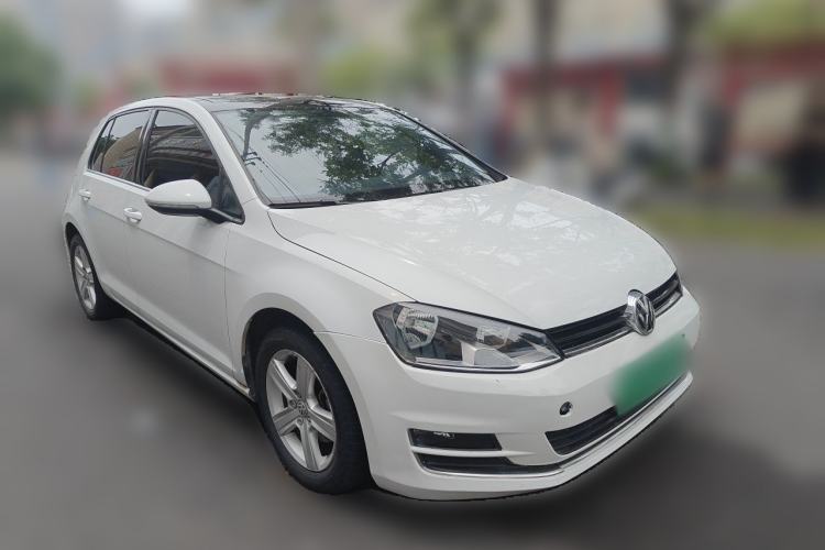 Used Volkswagen Golf 2014 1.6L Automatic Comfort Model Front Right 45 Deg