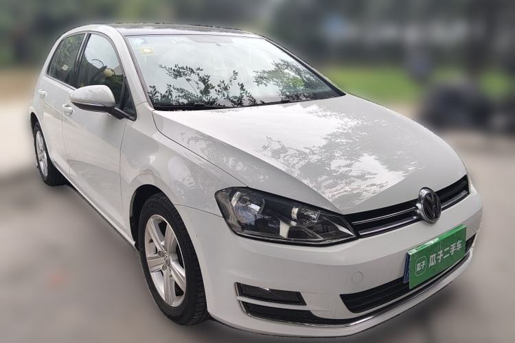 Used Volkswagen Golf 2014 1.6L Automatic Comfort Model Front Right 45 Deg