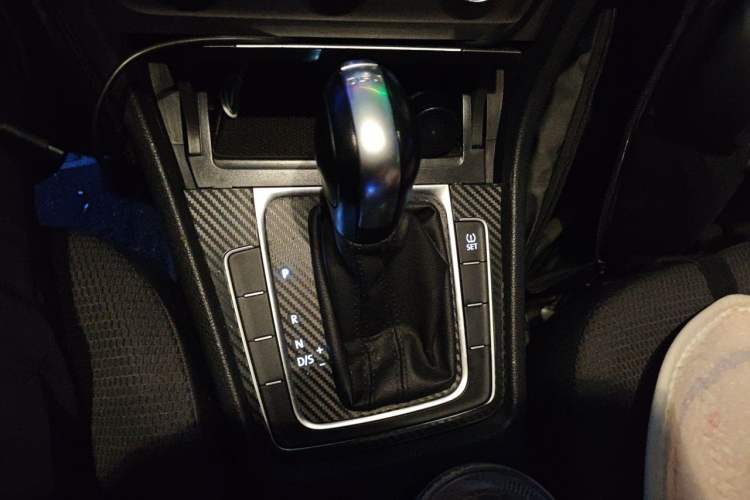 Used Volkswagen Golf 2014 1.4TSI Automatic Comfort Model Gear Lever