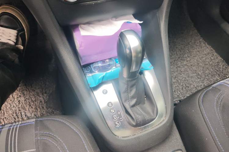 Used Volkswagen Golf 2014 1.6L Automatic Comfort Model Gear Lever