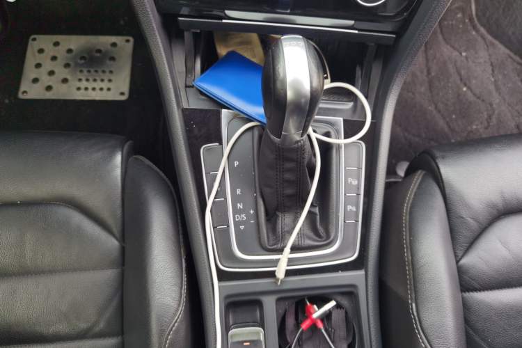 Used Volkswagen Golf 2014 1.4TSI Luxury Travel Edition Gear Lever