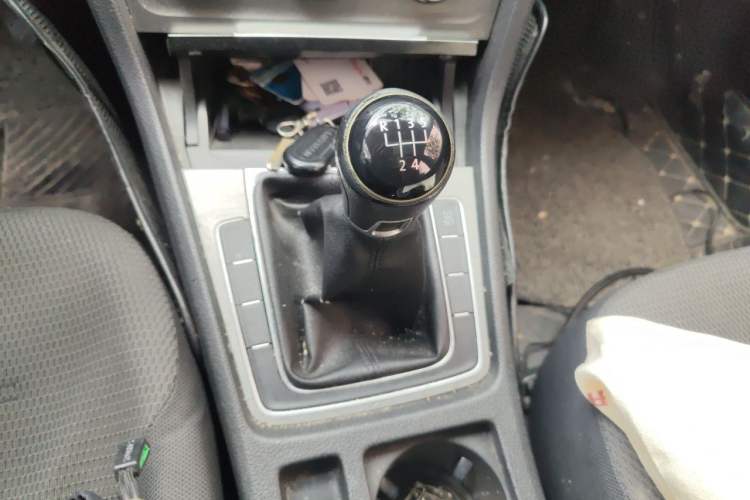 Used Volkswagen Golf 2014 1.4 TSI Manual Comfort Model Gear Lever