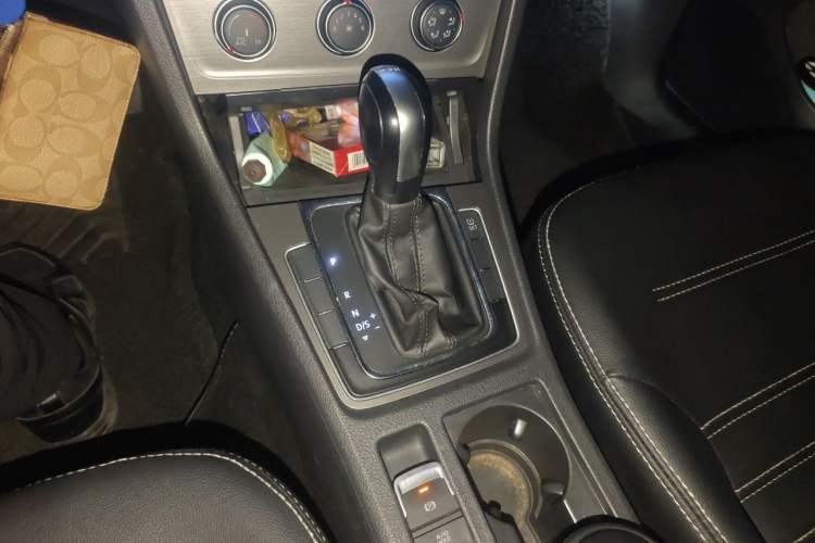Used Volkswagen Golf 2014 1.4TSI Automatic Comfort Model Gear Lever