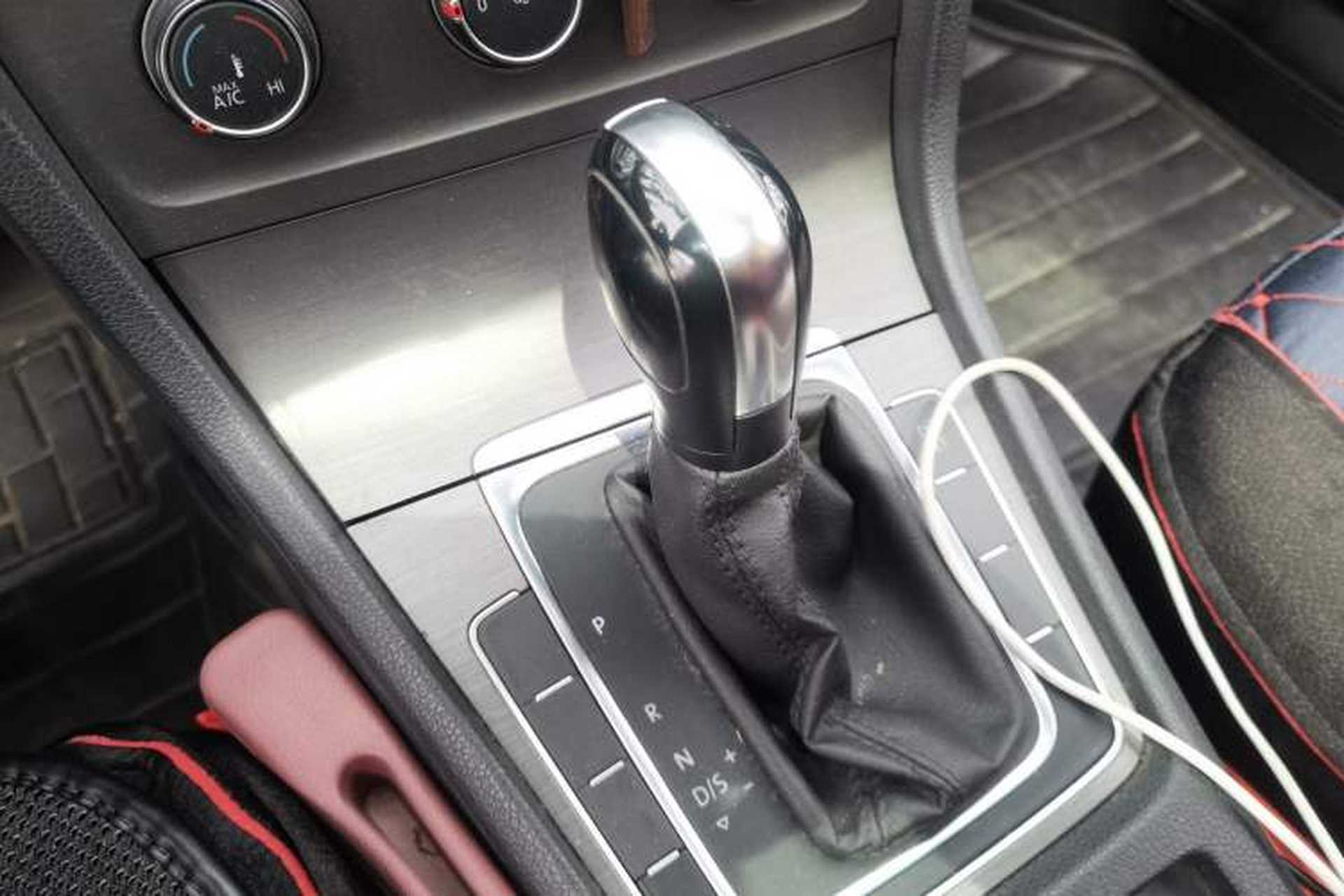 Used Volkswagen Golf 2014 1.6L Automatic Comfort Model Gear Lever