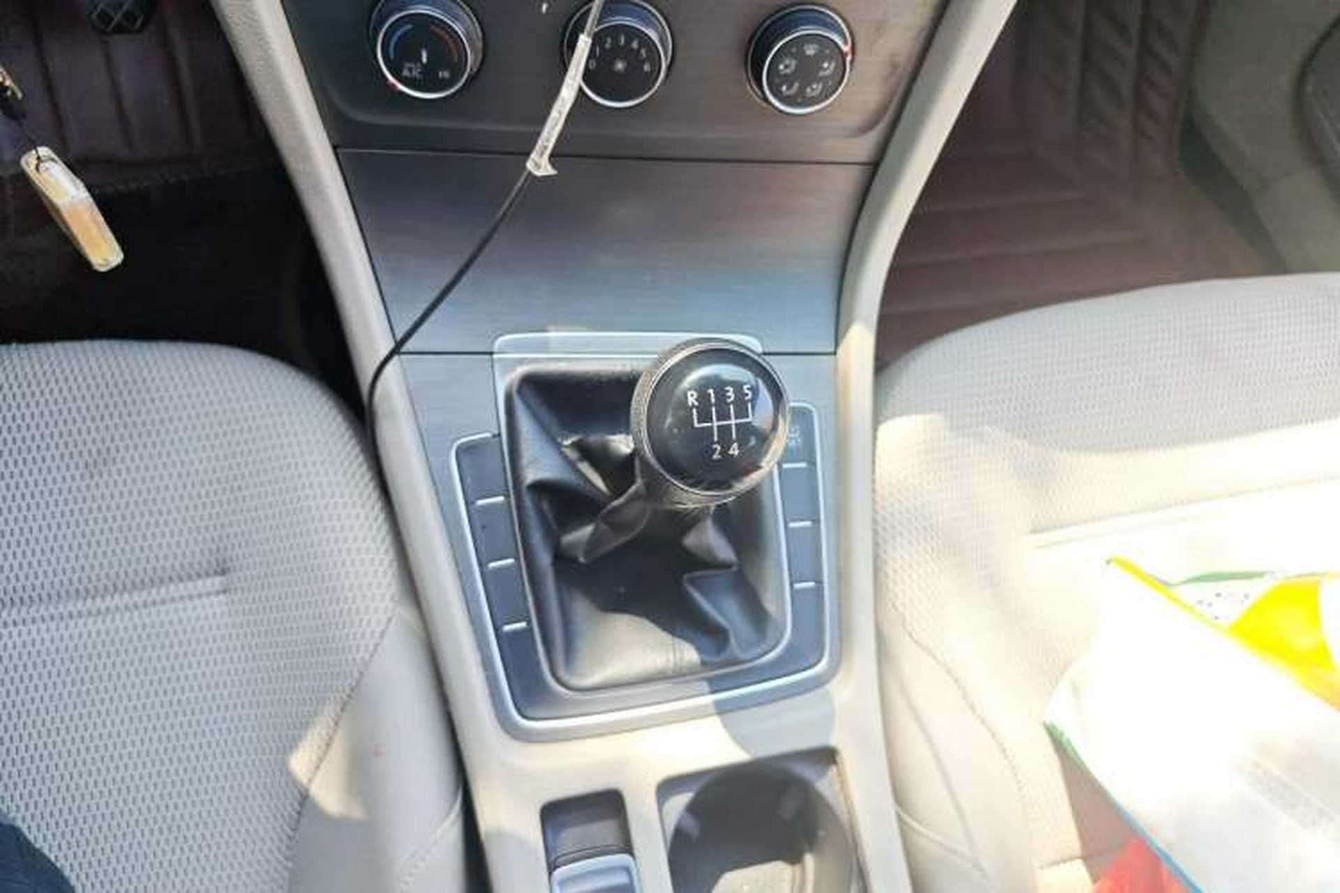 Used Volkswagen Golf 2014 1.4 TSI Manual Comfort Model Gear Lever