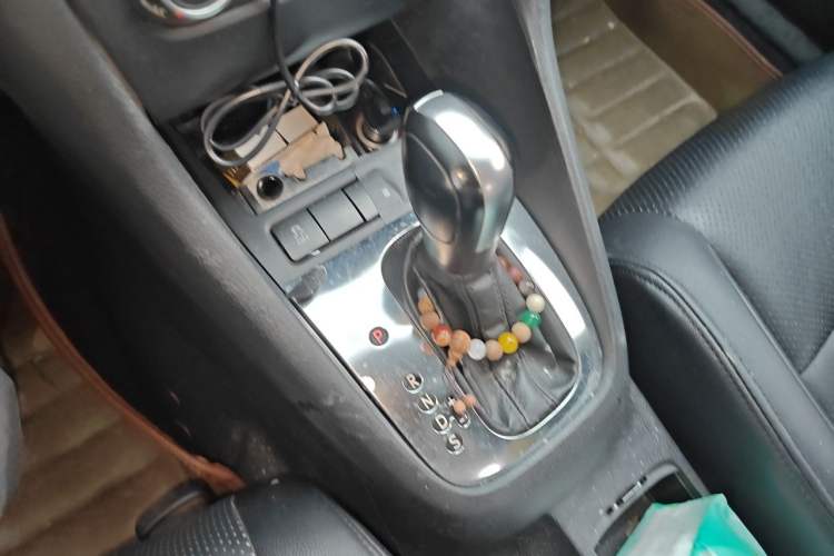 Used Volkswagen Golf 2014 1.6L Automatic Comfort Model Gear Lever