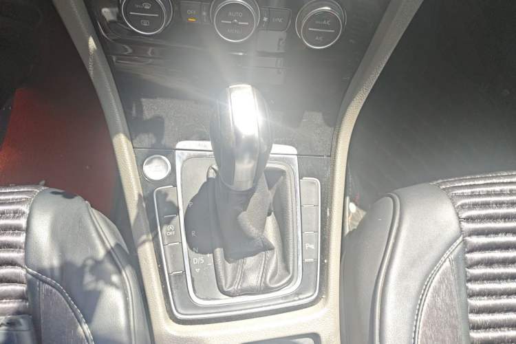 Used Volkswagen Golf 2014 1.4TSI Automatic Flagship Model Gear Lever