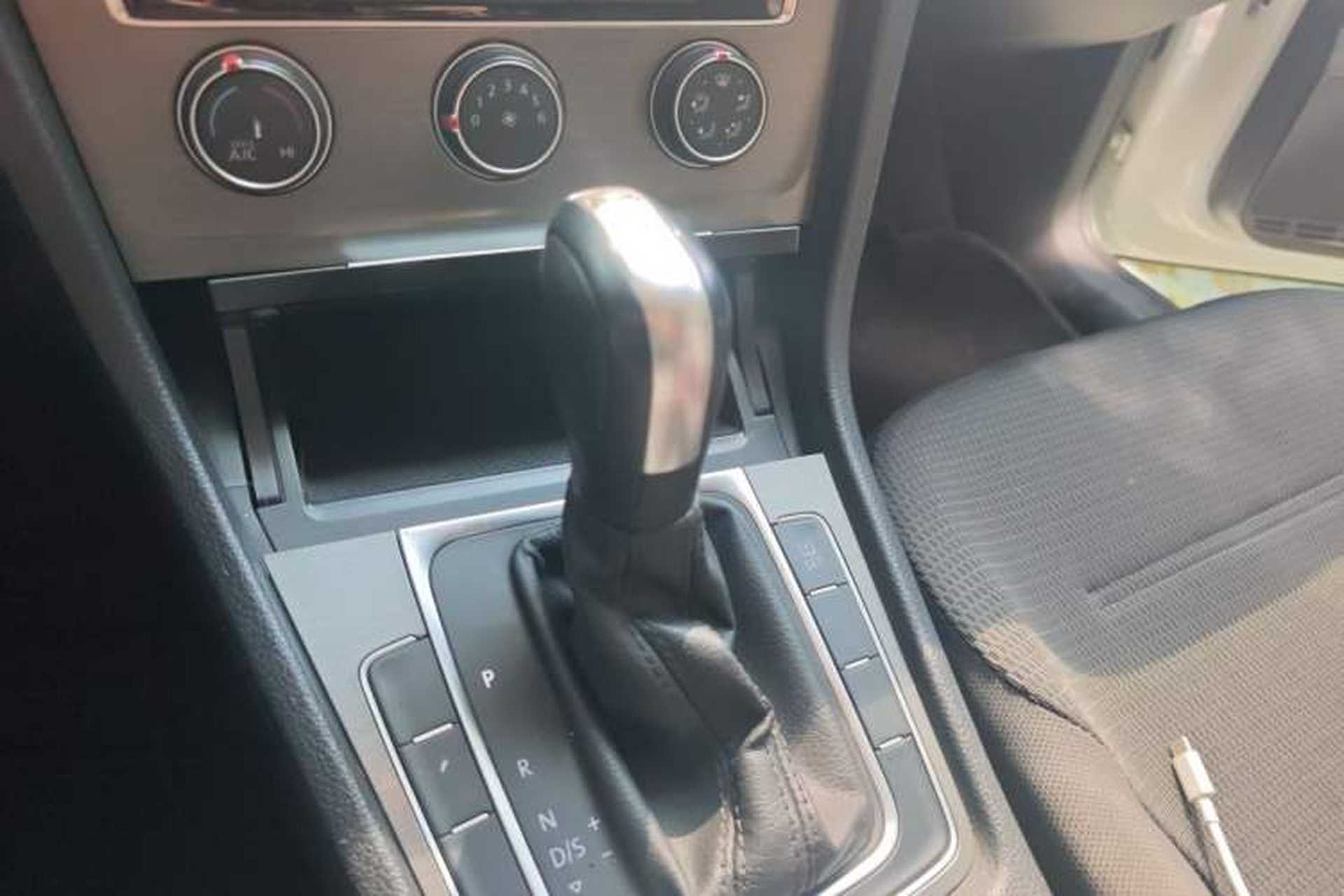 Used Volkswagen Golf 2014 1.4TSI Automatic Comfort Model Gear Lever