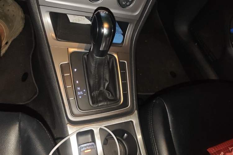 Used Volkswagen Golf 2014 1.6L Automatic Fashion Model Gear Lever