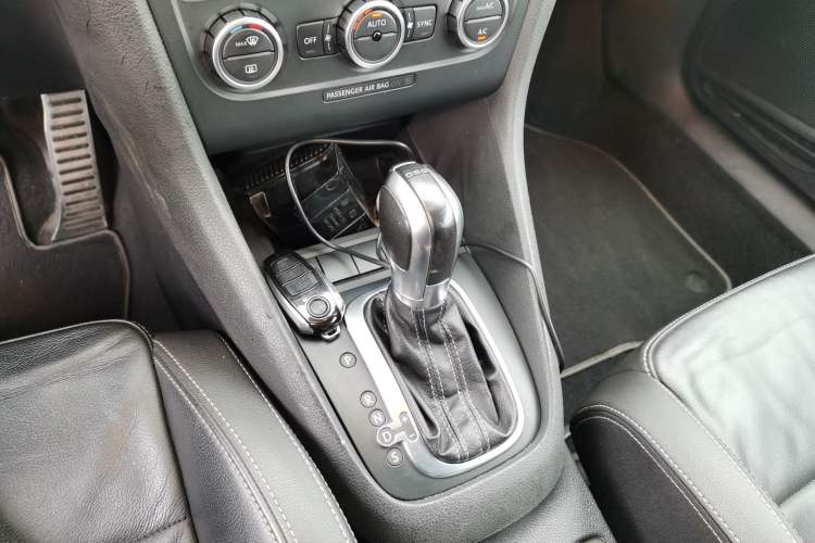 Used Volkswagen Golf 2014 2.0 TSI R Convertible Gear Lever