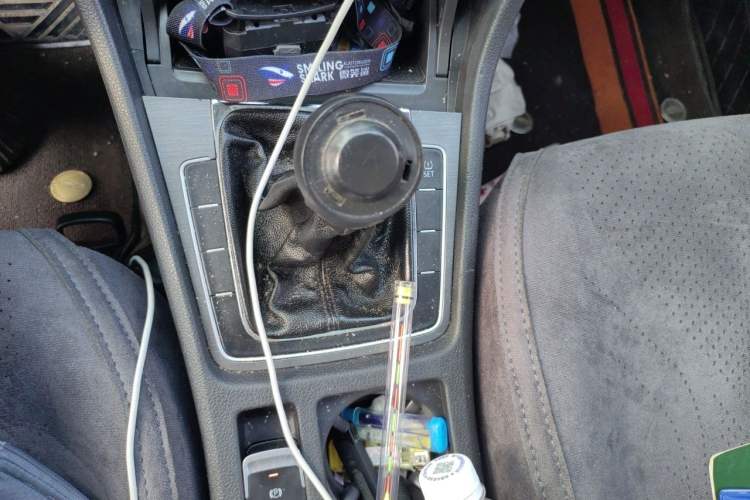 Used Volkswagen Golf 2014 1.4 TSI Manual Comfort Model Gear Lever