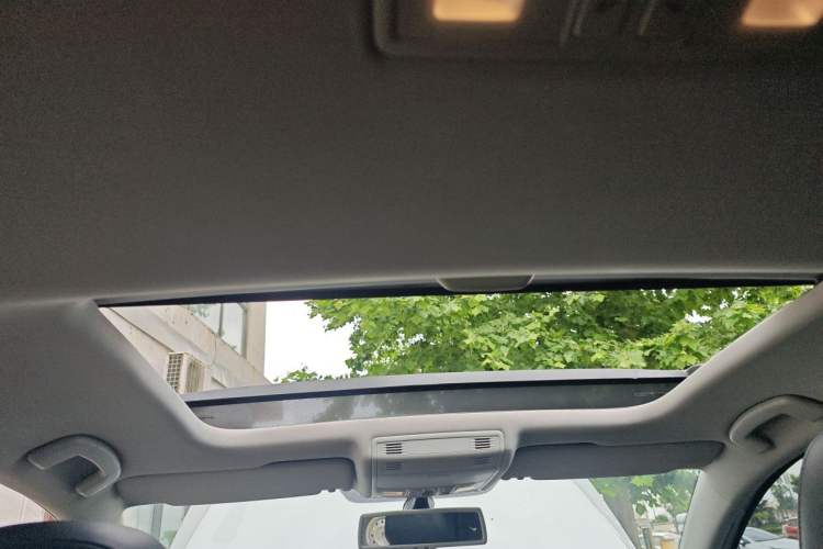 Used Volkswagen Golf 2014 1.4TSI Automatic Luxury Model Headliner