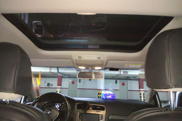 Used Volkswagen Golf 2014 1.4TSI Automatic Comfort Model Headliner