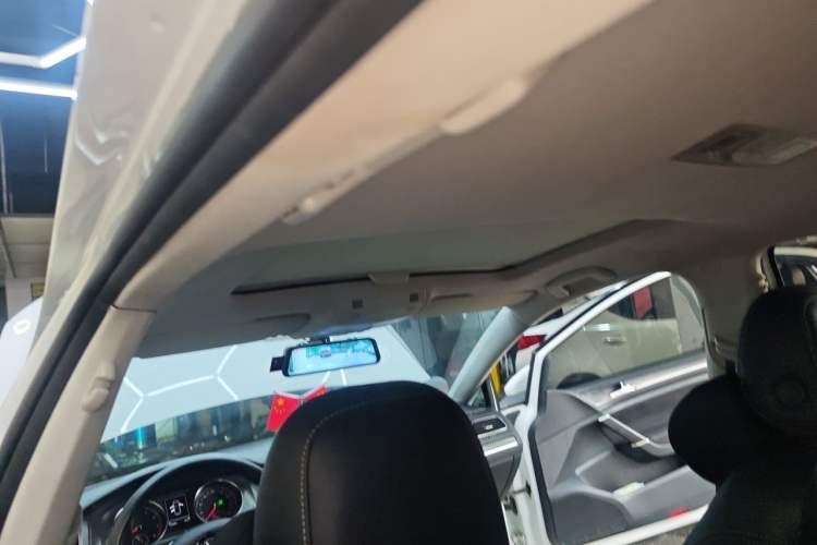 Used Volkswagen Golf 2014 1.4TSI Automatic Comfort Model Headliner