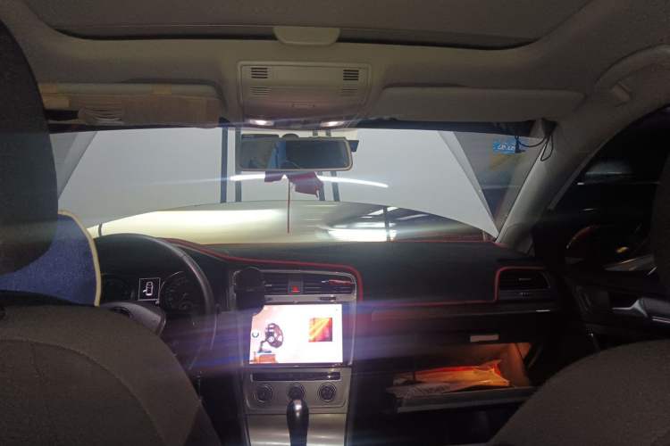 Used Volkswagen Golf 2014 1.6L Automatic Fashion Model Headliner