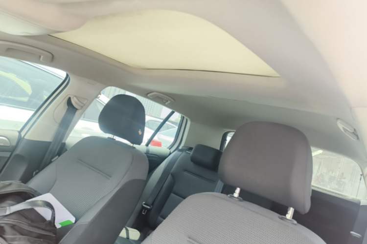 Used Volkswagen Golf 2014 1.6L Automatic Comfort Model Headliner