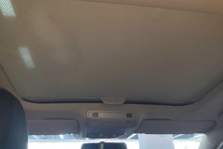 Used Volkswagen Golf 2014 1.6L Automatic Comfort Model Headliner