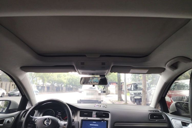 Used Volkswagen Golf 2014 1.4TSI Automatic Comfort Model Headliner